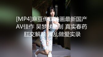 小骚货就是喜欢舔我的鸡吧和PP