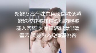 学校澡堂换衣间，女同学借故在打电话，实则在偷拍各路大美女，阴毛非常浓密，个个颜值堪称女神啊！