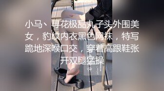 短裙美女脱衣漏奶