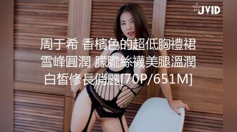 《震撼网红泄密》露脸才是王道！万人求档Onlyfans斯文眼镜反差婊Bjbubr私拍~大波肥臀居家各种道具紫薇